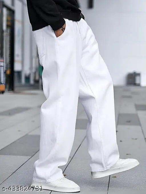 Comfortable fit, white casual pants with side pockets