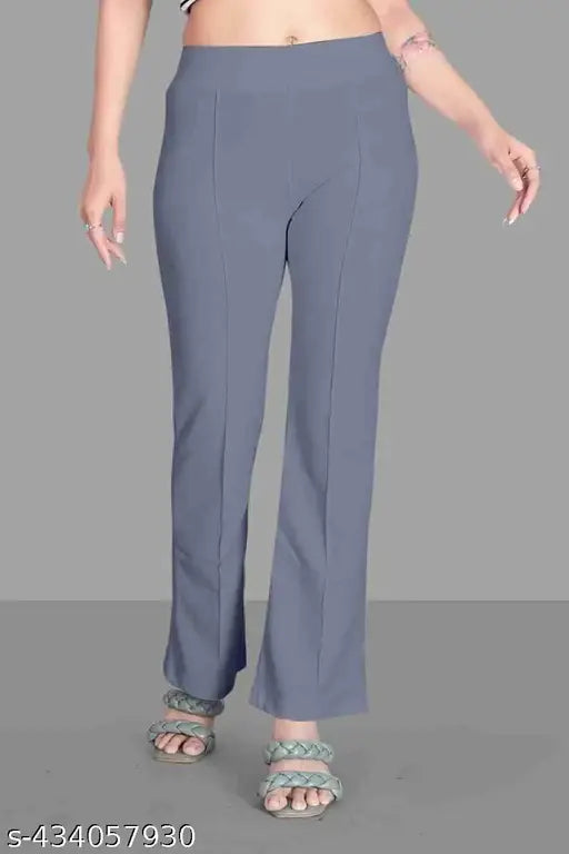 Grey high-waisted trousers with wide legs, cropped at ankle