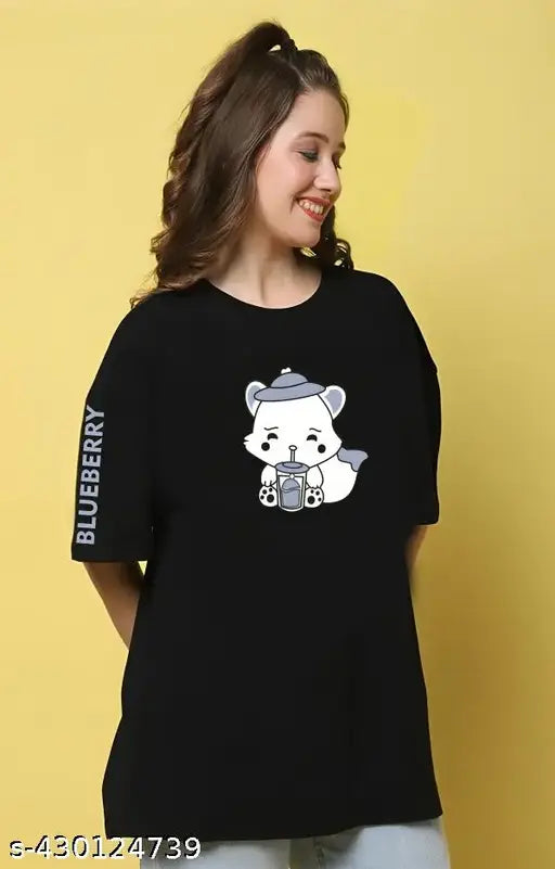 Stylish oversized women's t-shirt with Hello Kitty print