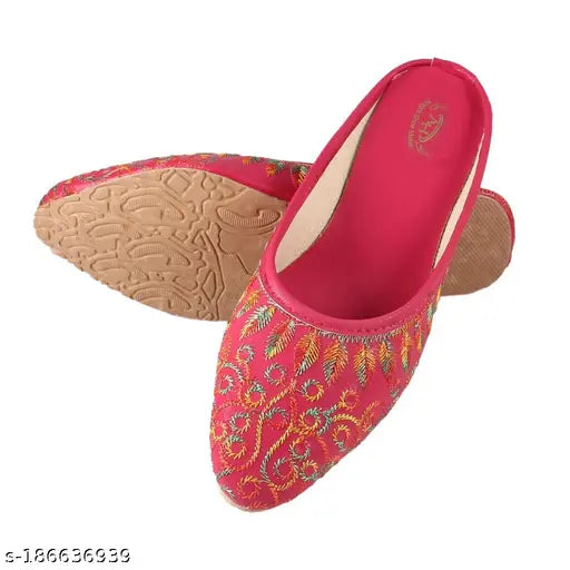 Canvas slip-on mojaris, handcrafted Indian footwear - kahisda siliper in sizes IND-4 to IND-9