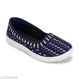 Synthetic ballerinas by Bellies For Women ASTETIK 4 U, slip-on design for comfortable wear in various sizes: IND-5, IND-6, IND-7, IND-8. Indian-made women's ballet flats on display