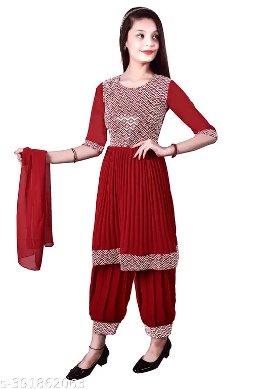 Kids dresses, good quality georgette fabric, three-quarter sleeves. Self-designed, comfortable to wear, sizes 3-4, 4-5, 6-7, 8-9, 9-10, 10-11 years old. Indian kids fashion