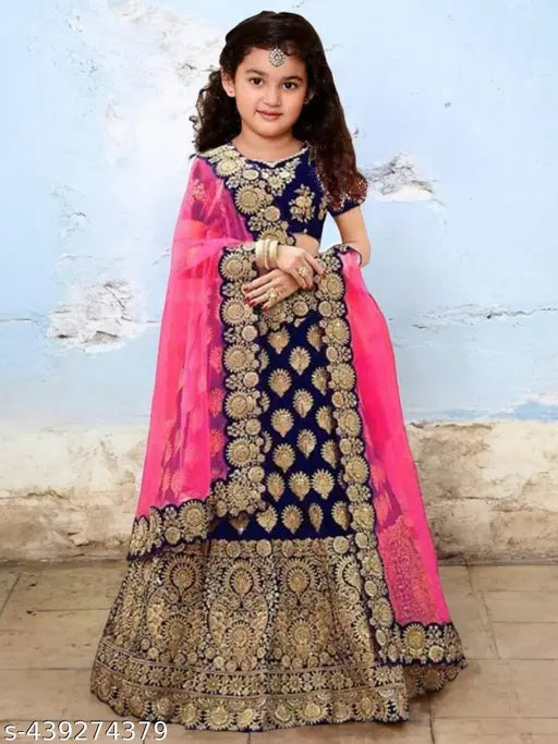 Silk party lehenga for girls (age 0-15), embroidered with net dupatta, short sleeves, Indian craftsmanship