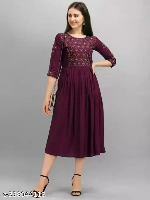 Trendy rayon calf-length Anarkali kurtis with embroidered sleeves, suitable for workwear or casual wear, women's sizes S to XXXL (origin: India)