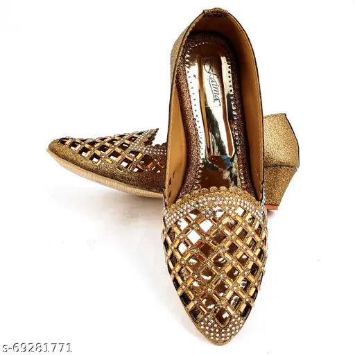 Embellished synthetic bellies, lightweight wedges for women, perfect for any occasion