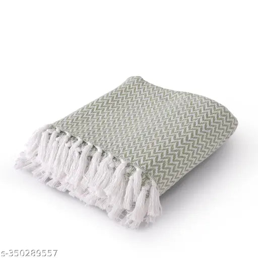 Green chevron patterned cotton throw blanket