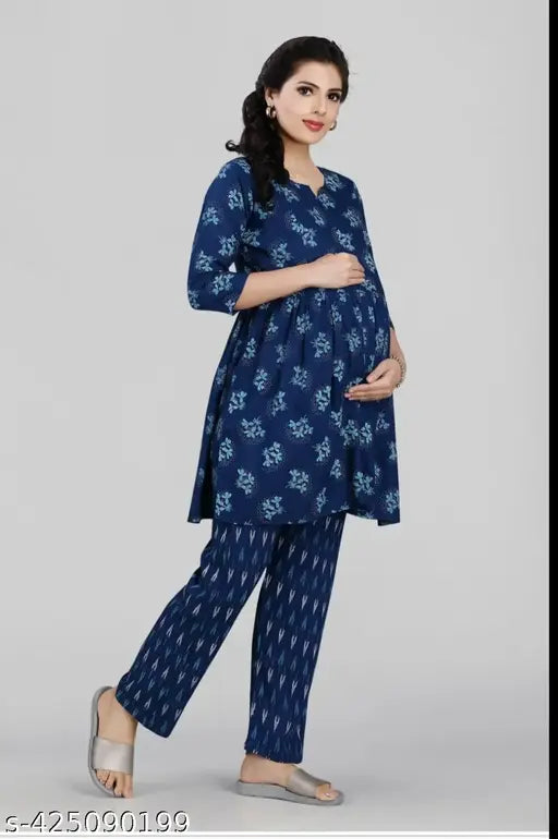Cotton pyjamas with three-quarter sleeves, printed night suit from India