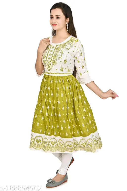 Rayon three-quarter sleeve printed girls' kurti set, ideal for official and casual wear, calf length with sleeves as shown, made from premium quality fabric in India