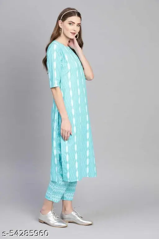 Rayon kurti with palazzo pant set, printed net, three-quarter sleeves, Indian fashion on mannequin (L: bust size 40in)