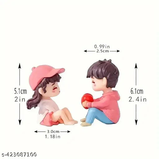 Resin kissing couple heart decor, small resin showpiece for car dashboard and home decor