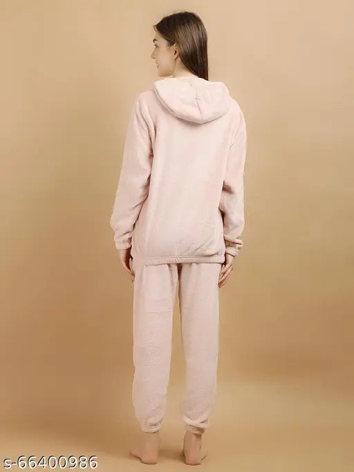 Woolen fur winter nightsuit for women, solid-colored long-sleeved pyjama set in a single size (L), originating from China