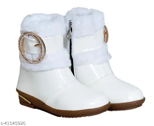 Stylish synthetic leather black boots for girls aged 18 months to 9 years, PU sole and zip net detail