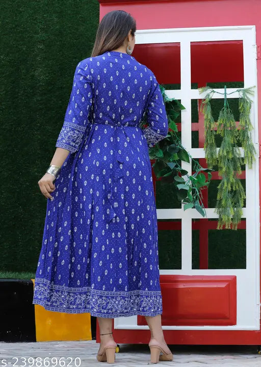 Traditional embroidery kurta, long sleeve, blue on navy fabric