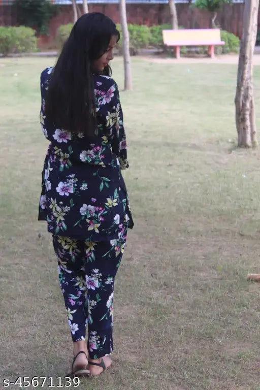 Printed rayon nightsuit for women's comfort, three-quarter sleeves, Indian origin