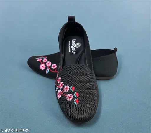 Women's black canvas ballerinas, closed back solid pattern, Indian origin footwear