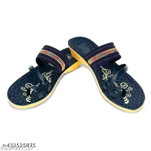Women's flips flops with detailed patterns, pair of 2