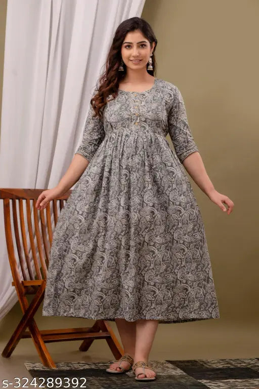 Cotton carry printed maternity anarkali feeding kurti, flare and regular calf length gown - ideal for pre/post pregnancy, party wear, and nursing. Made from cotton cambric with hidden zip feedings, adjustable back tie, and loose & tight features. Machine and hand washable. India origin