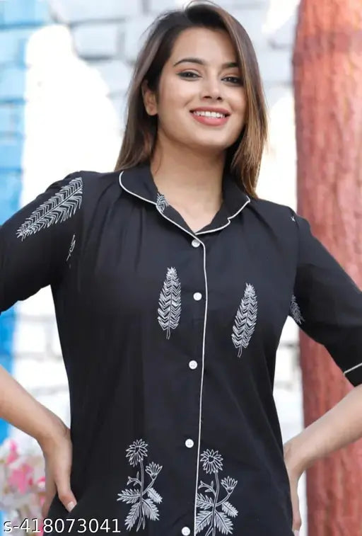 Printed rayon pyjama set, C7NSBlack with short sleeves, on hanger