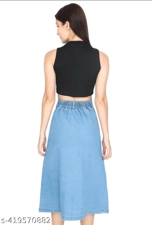 Light blue denim skirt, cropped waist, casual wear