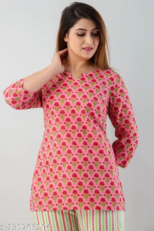 Stylish cotton night suit for women, printed pyjamas with three-quarter sleeves, size N, made in India