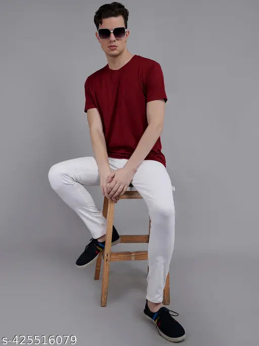Men's slim white jeans in photo