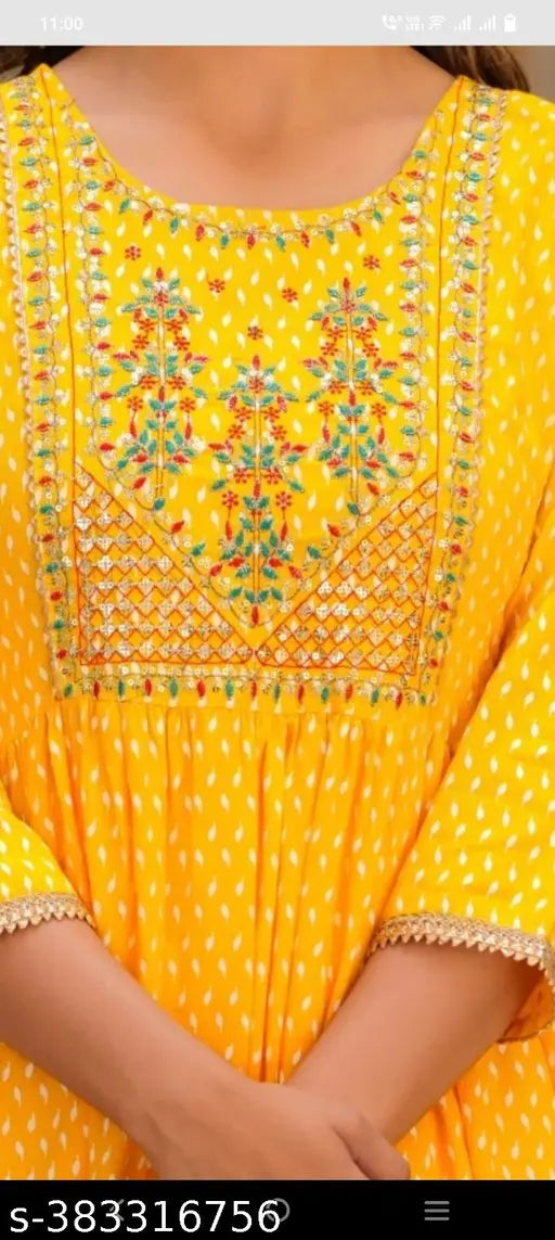 Rayon three-quarter sleeve printed combo NAYRA CUT kurta, Indian ethnic women's clothing with unique cuts and slits in various sizes: S (36in), M (38in), L (40in), XL (42in), XXL (44in), XXXL (46in), 4XL, 5XL, 6XL
