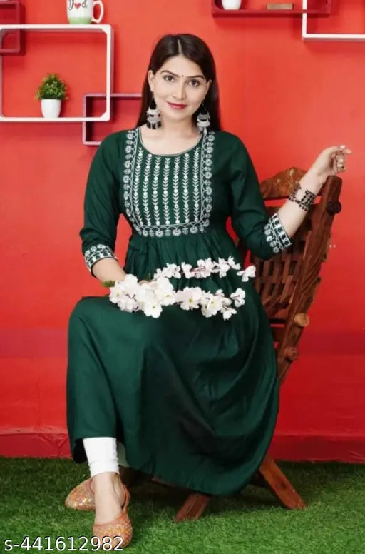 Green embroidered kurta, long sleeves, side pockets