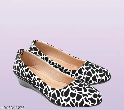 Synthetic leather women's bellas ballerinas in vibrant snake print, comfortable and stylish footwear for various sizes (IND-3, IND-4, IND-6, IND-7, IND-8), originating from India