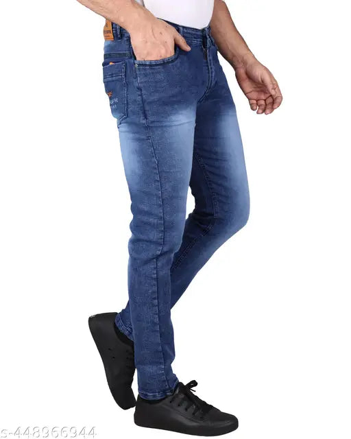 Mid-rise style men's jeans with wash detailing