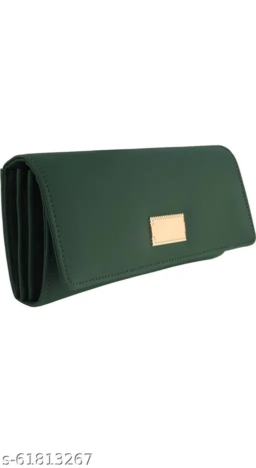Green sports clutch with zipper closure