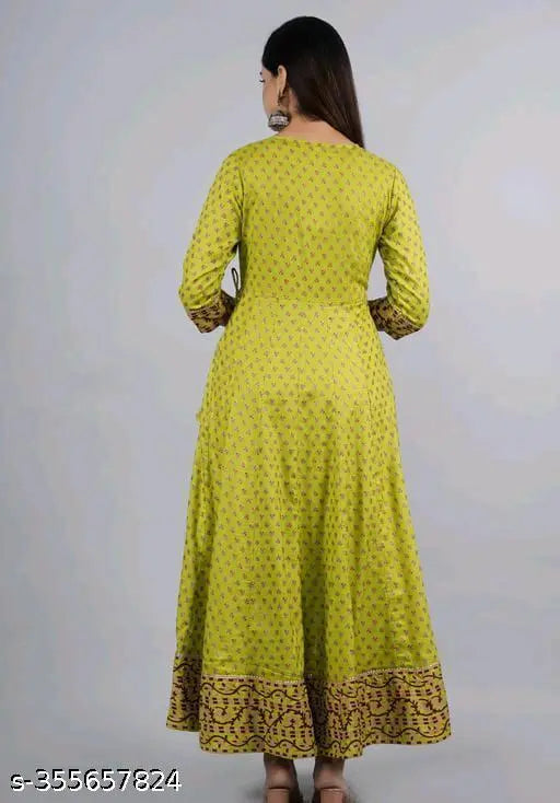 Rayon flared parrot print kurta, three-quarter sleeve women's fashion from India