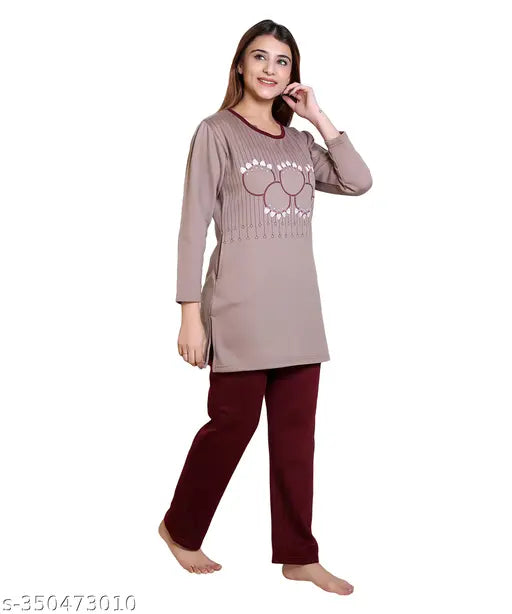Winter ladies night suit, wool pyjamas with three-quarter sleeves, printed net pattern, various sizes available (M-5XL), made in India