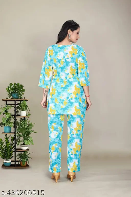 Silk-blend women's night suit set, three-quarter sleeve pajamas with drawstring closure, dyed/washed net pattern. Size options available: S, M, L, XXXL. Indian origin