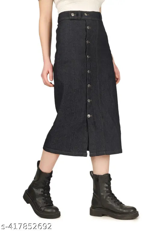 Black skirt with side buttons and slit pockets