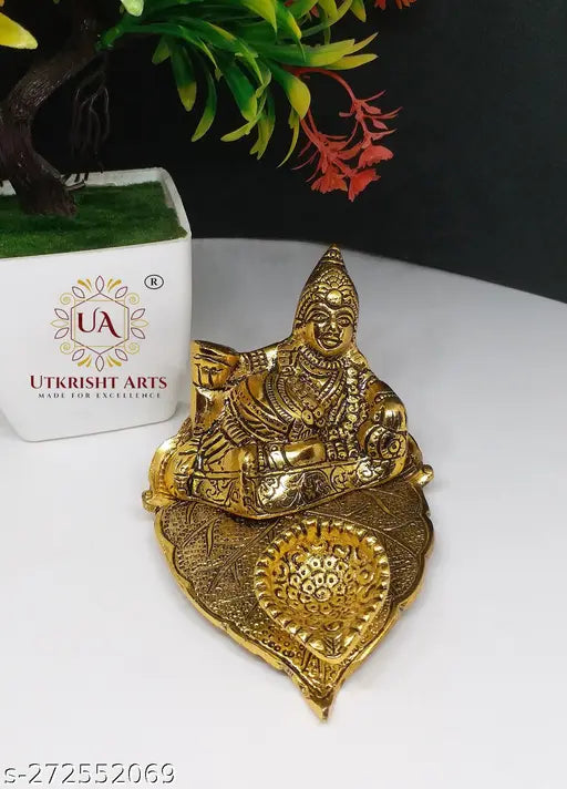 Metal Kuber Statue with Deepam Oil lamp - Feng Shui home decor for prosperity, wealth, and good luck (13cm x 6.5cm x 10cm)