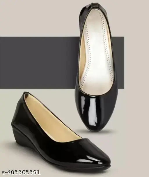 Synthetic leather women's bellies or ballerinas - trendy, comfortable, slip-on shoes in attractive colors & designs. Made in India