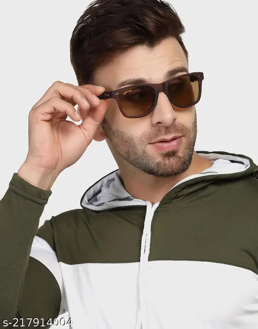 Olive green and white cotton blend men's color-block hoodie, comfortable fit with long sleeves and hooded neckline, perfect for casual wear or layering