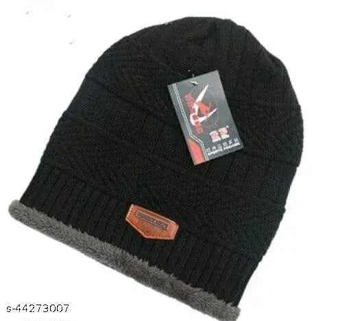 Black textured acrylic beanie cap - snow-proof wool hat for men and women, lined with thick fleece for winter warmth