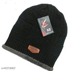 Black textured acrylic beanie cap - snow-proof wool hat for men and women, lined with thick fleece for winter warmth