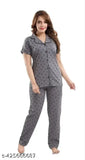 Stretchy cotton-blend nightsuit for girls & women, printed with a net pattern, perfect for relaxation and sleepwear (India)