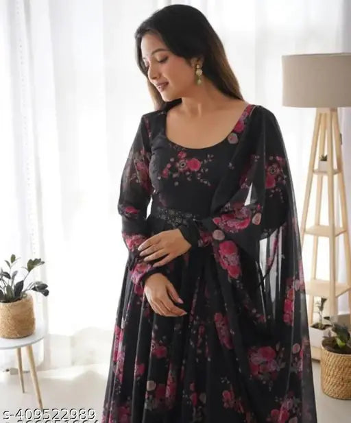 Georgette floral print anarkali kurta with dupatta, three-quarter sleeves. Elevate ethnic wardrobe. India-made women's retro dress