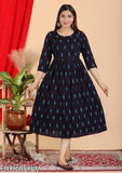 Rayon maternity dress with trendy printed combo, three-quarter sleeves, both side zip