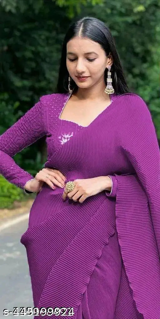 Purple satin saree with pallu, detailed border, women's fashion