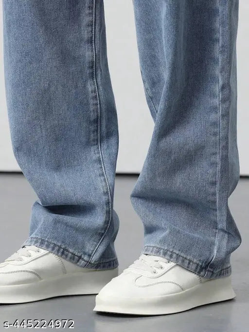 Men's loose light blue denim jeans
