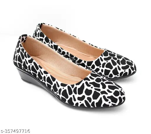 Synthetic leather printed ballerinas for women and girls party wear, slip-on style in various sizes (IND-3, IND-4, IND-6, IND-7, IND-8) from an iconic Indian brand