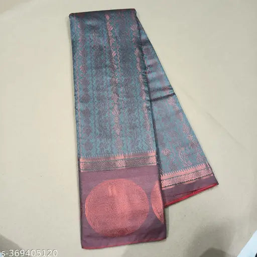 Rich, brocade Kanjeevaram pattu silk saree with contrast border and separate blouse piece, free size, India origin