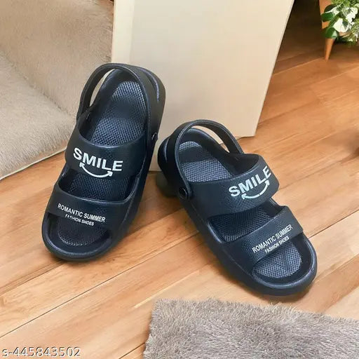 Stylish EVA flip-flops for boys, textured net pattern, suitable for outdoor and indoor activities