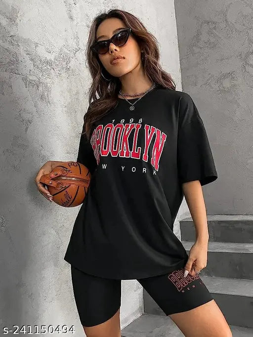 Black printed oversized t-shirt for women with text "Brooklyn New York