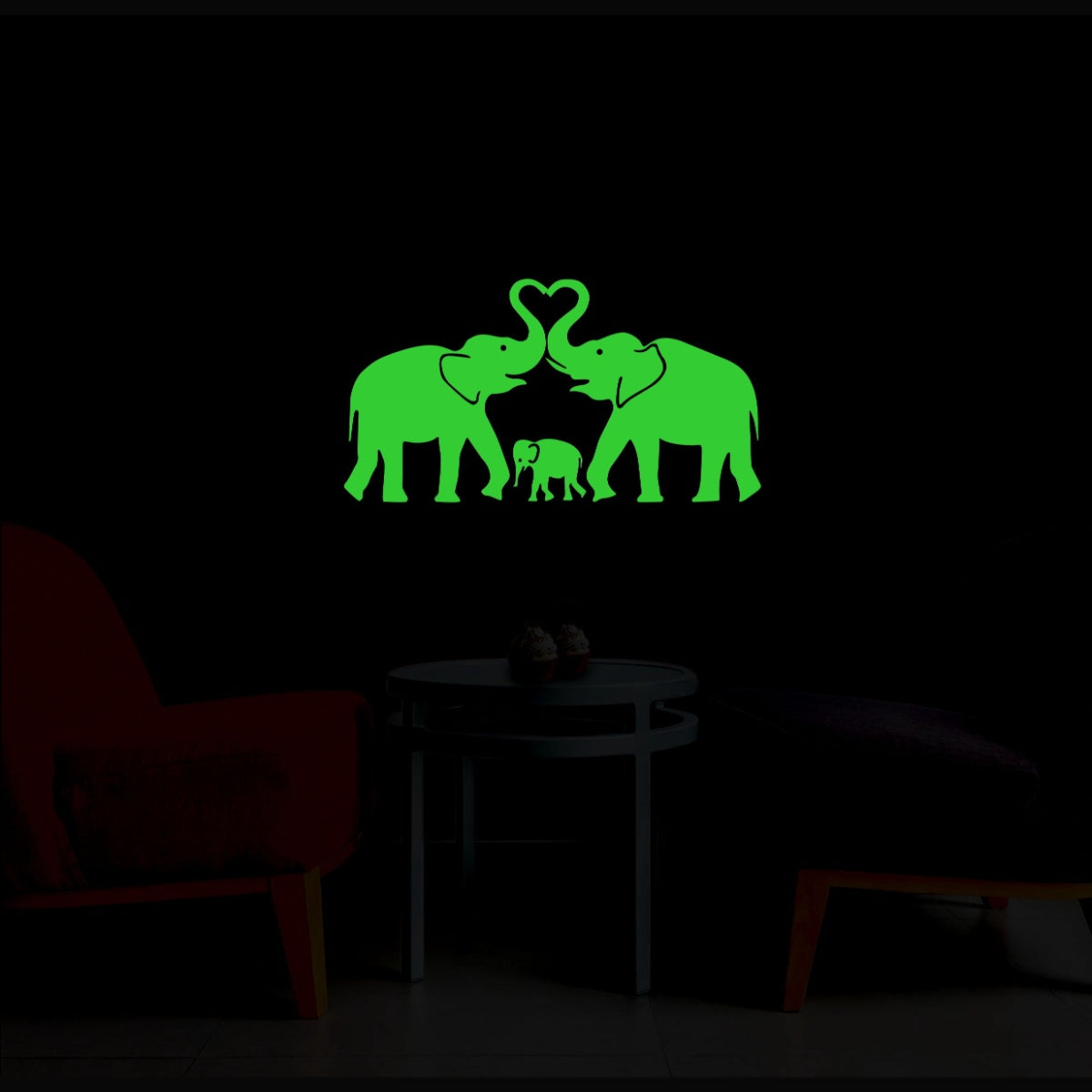 Green vinyl decorative elephant radium wall sticker, peel-and-stick, 34x18cm, ideal for dark, peaceful spaces
