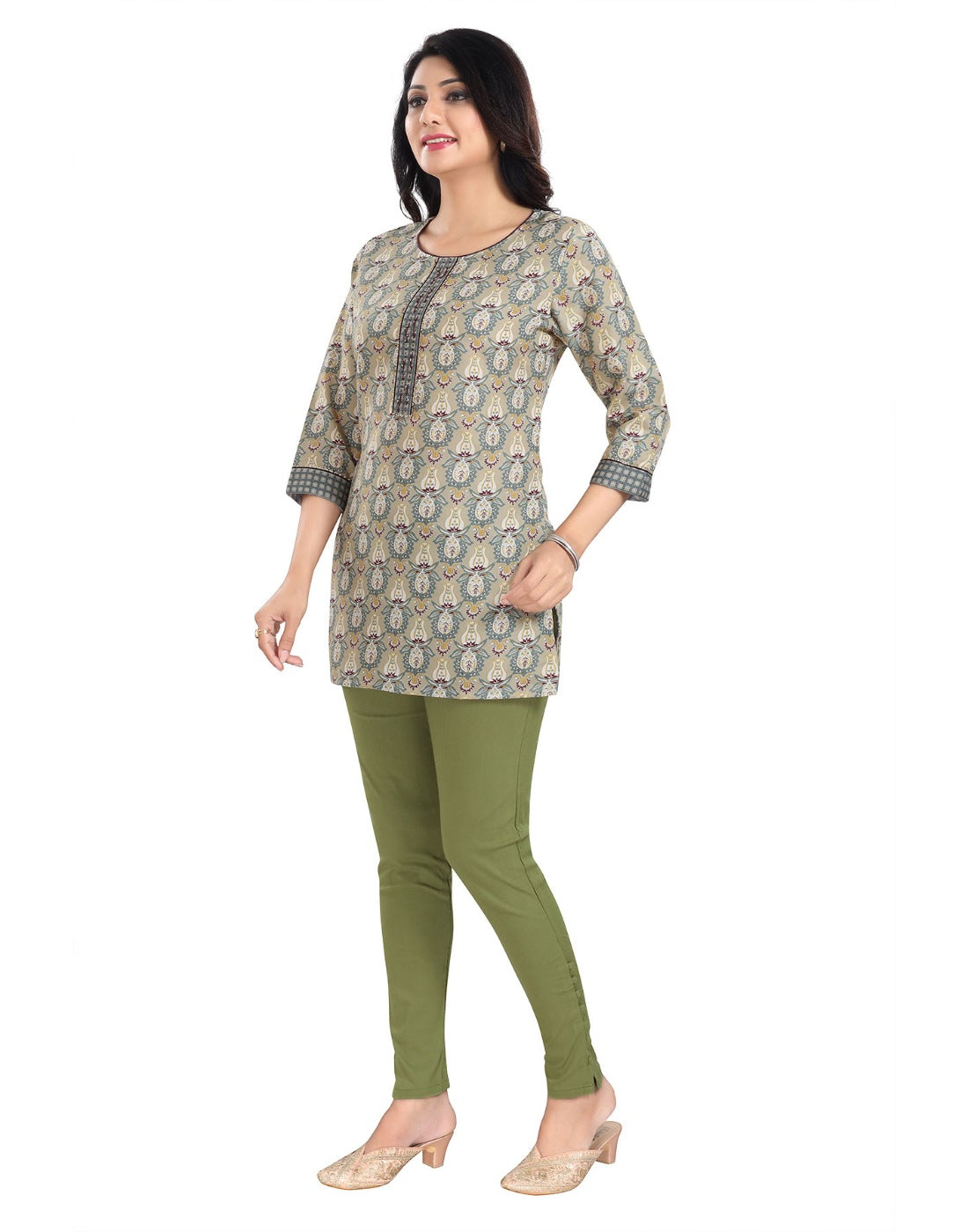 Multicolor viscose blend 3/4 sleeve tunic top for women, short length with round neck